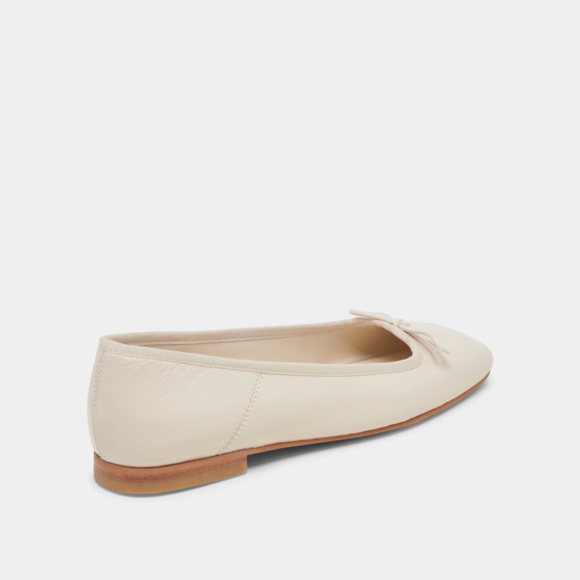 ANISA BALLET FLATS CREME CRINKLE PATENT - re:vita