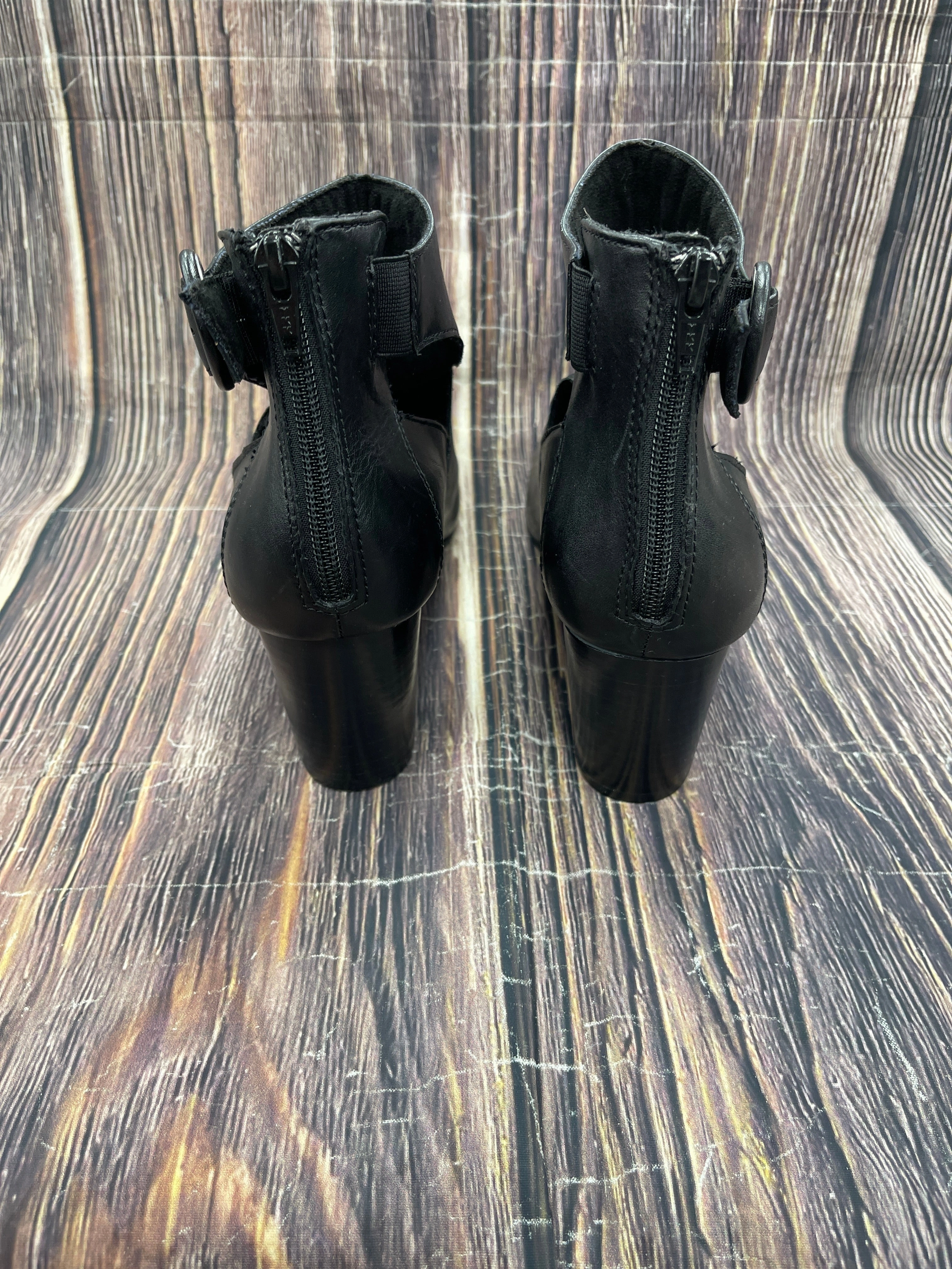 Boots Ankle Heels By Earth In Black, Size: 10