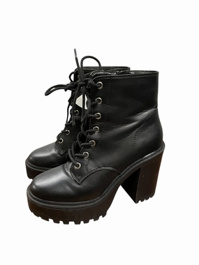 Boots Ankle Heels By Forever 21 In Black, Size: 7