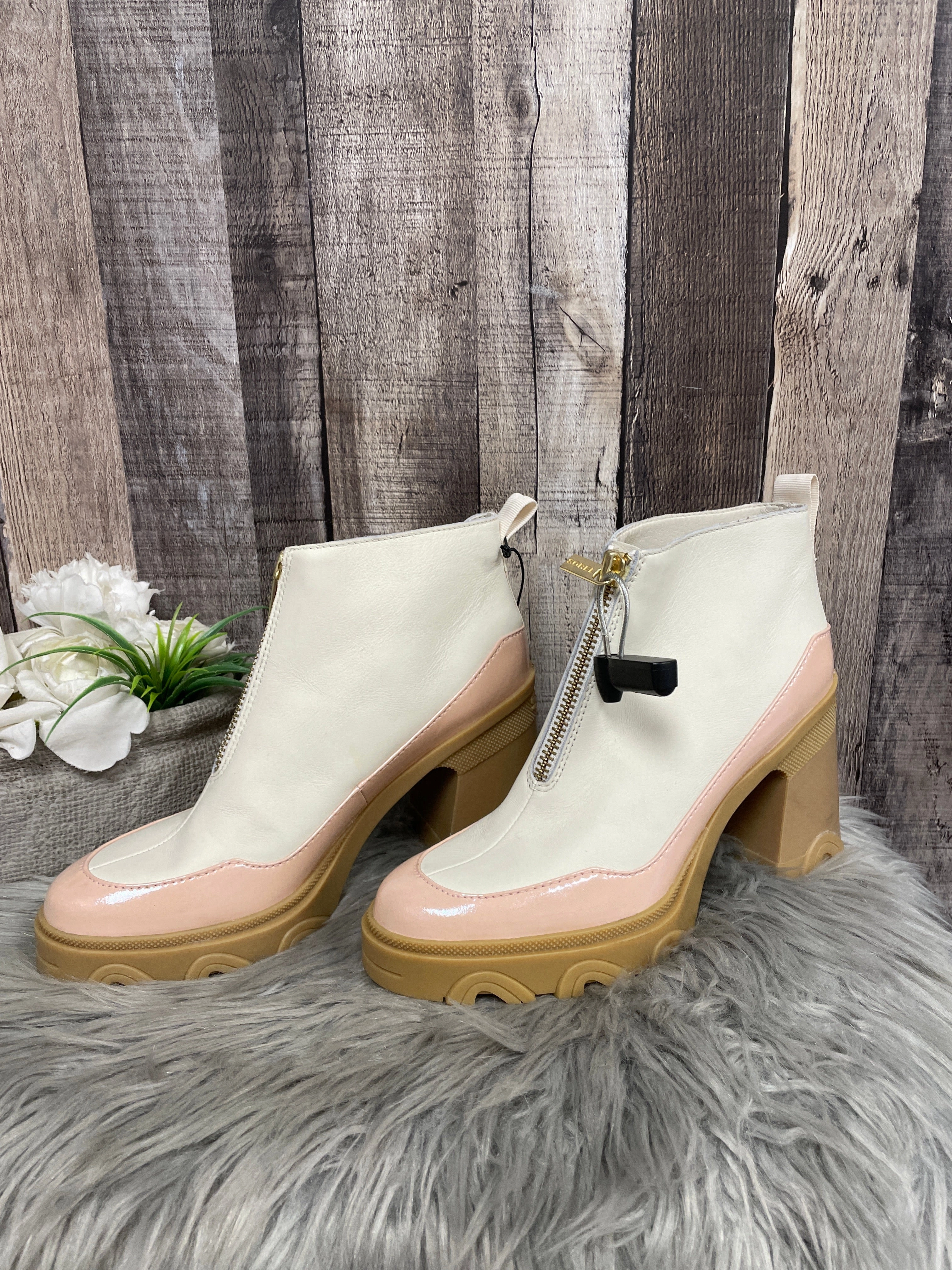 Boots Ankle Heels By Sorel In Multi-colored, Size: 8.5