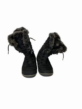 Boots Snow By Columbia  Size: 7