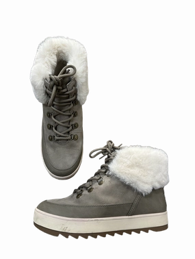 Boots Snow By Koolaburra By Ugg  Size: 8