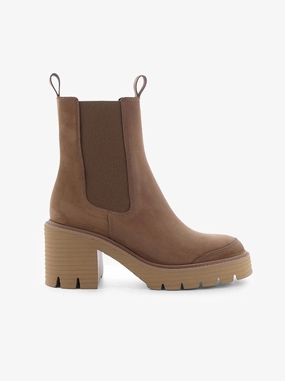 Punch tan nubuck