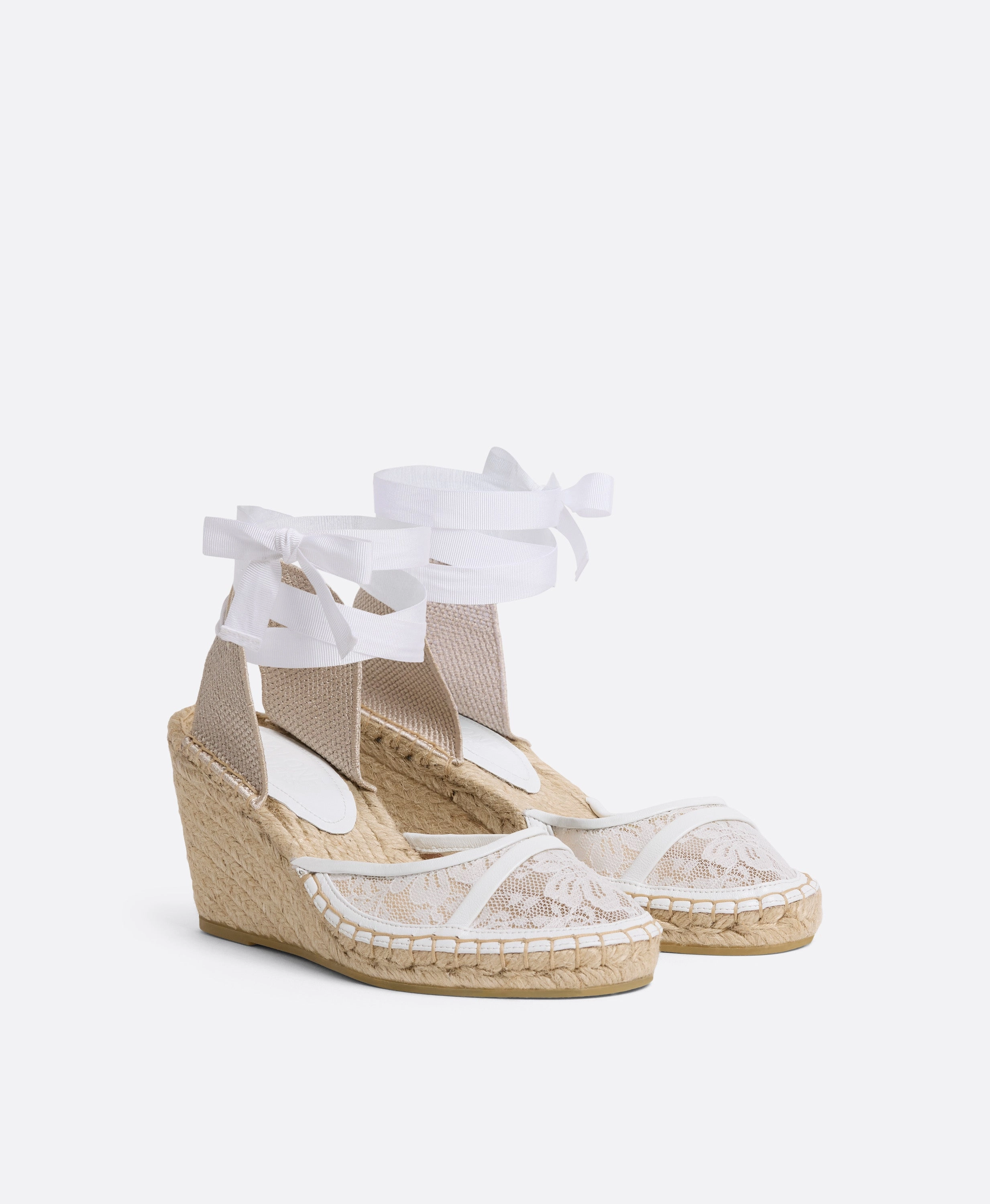 Selen 70 White Lace Wedge