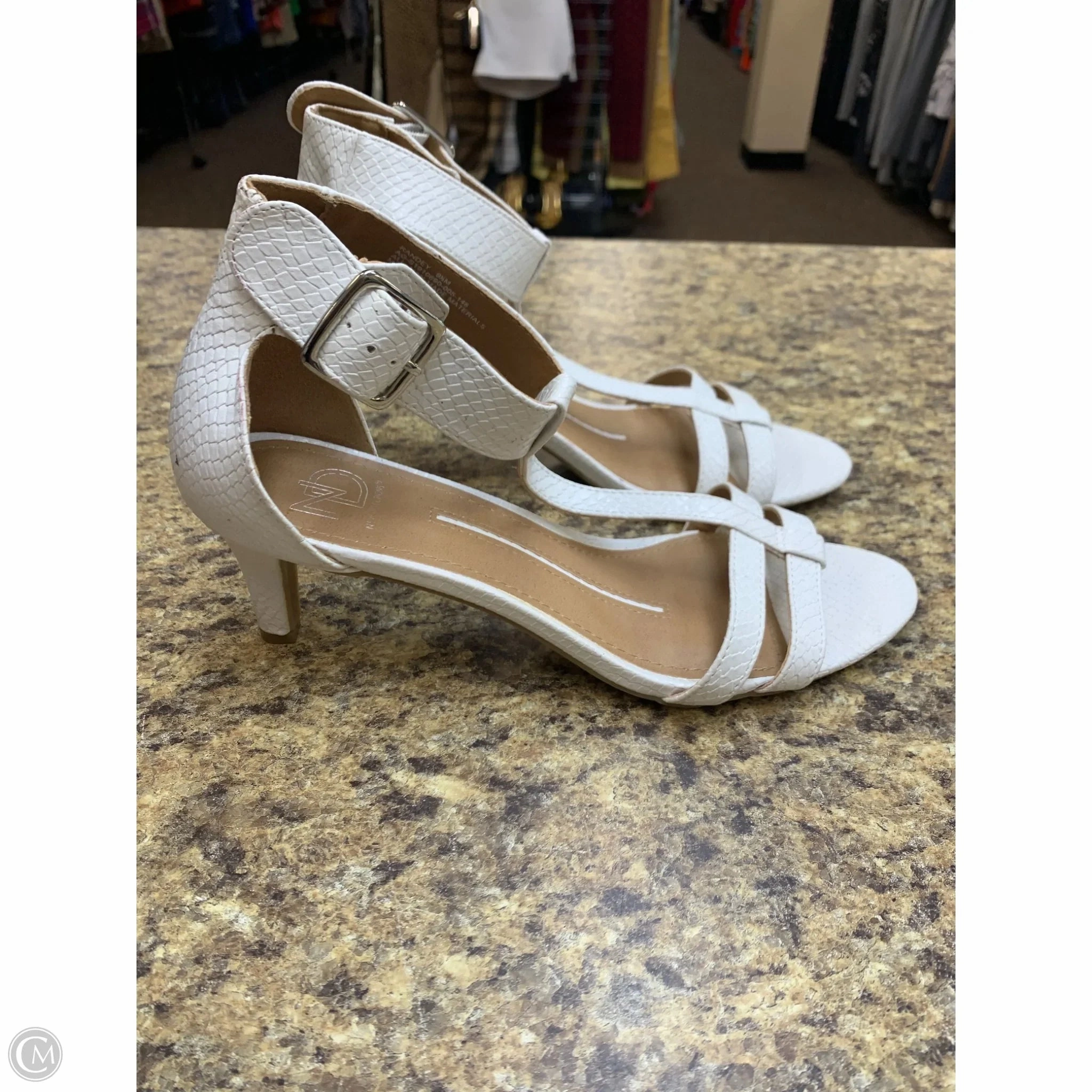 Shoes Heels Kitten By New Directions In White, Size: 9.5